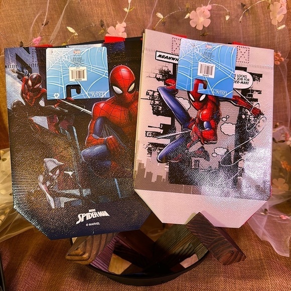 Marvel SpiderMan 4 Totes 4 designs - Picture 1 of 6